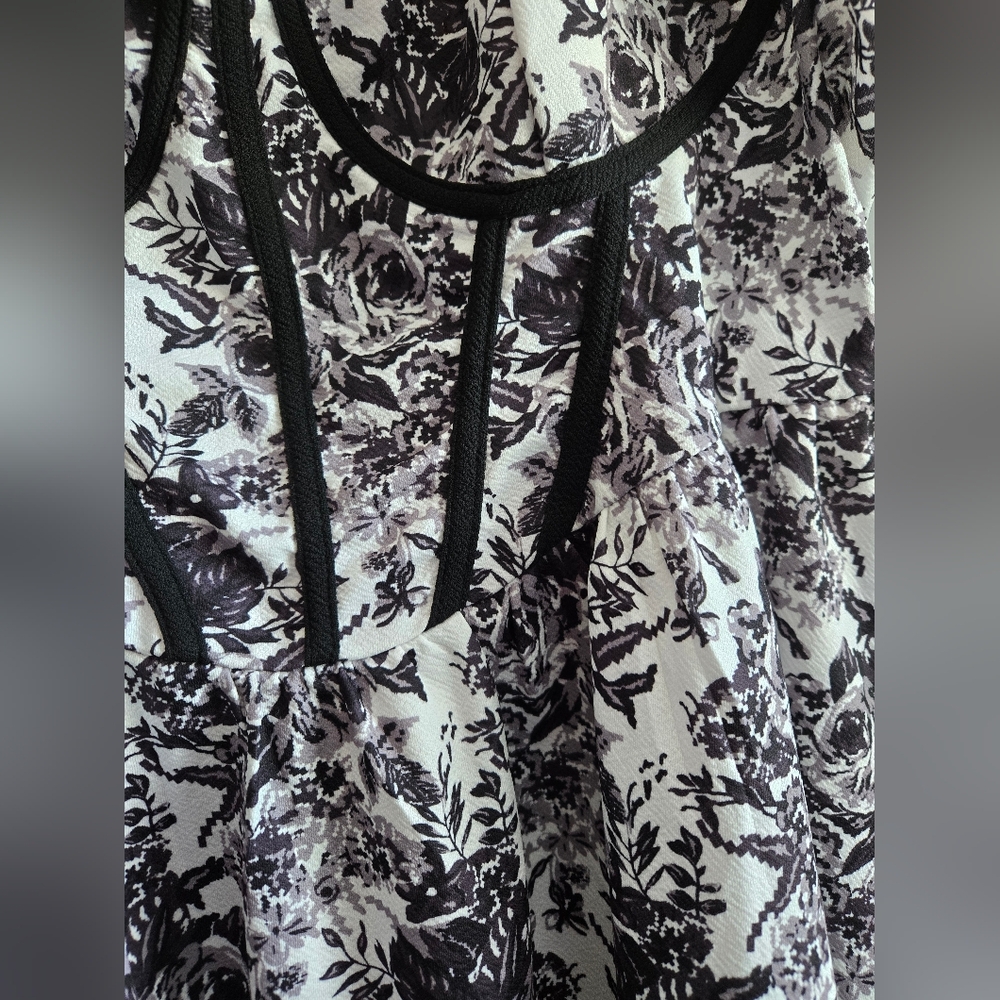 Black and white floral Shein dress 2XL - Picture 5 of 9